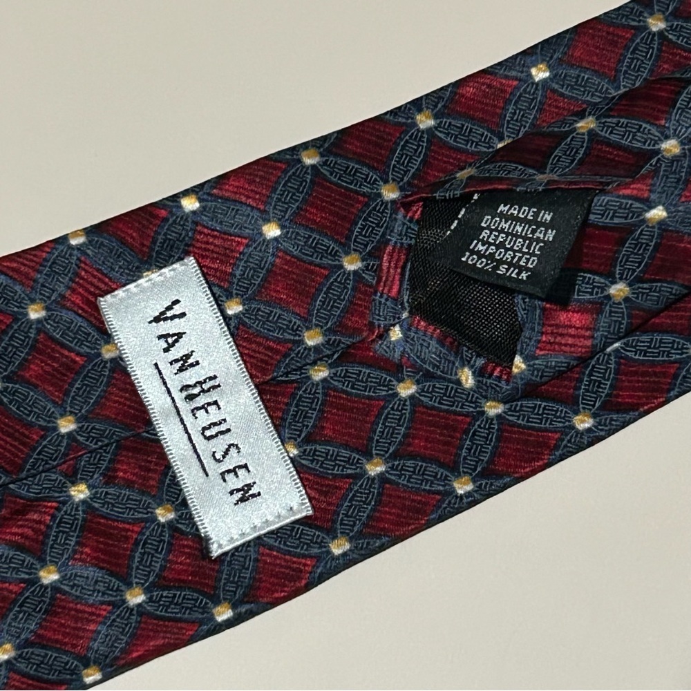 Van Heusen 100% Silk Red and Blue Patterned 52” Men’s Tie - Picture 3 of 3